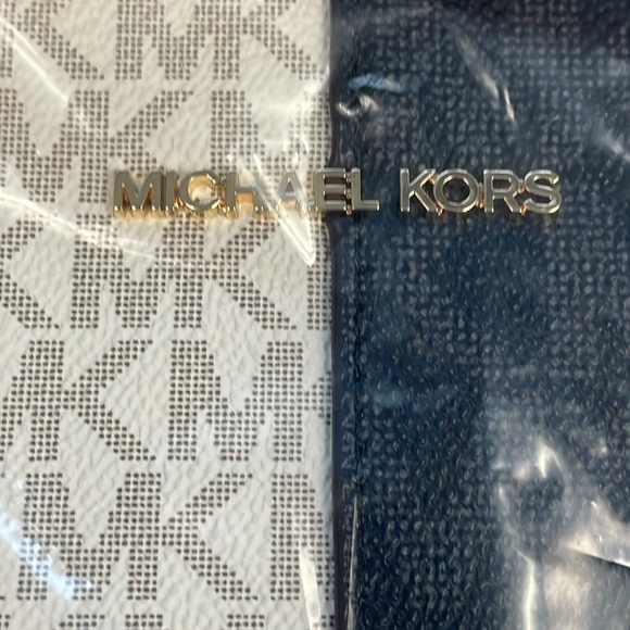 NWT MICHAEL Michael Kors Jet Set Travel Medium Two Tone Logo Tote Bag Black - Picture 6 of 15